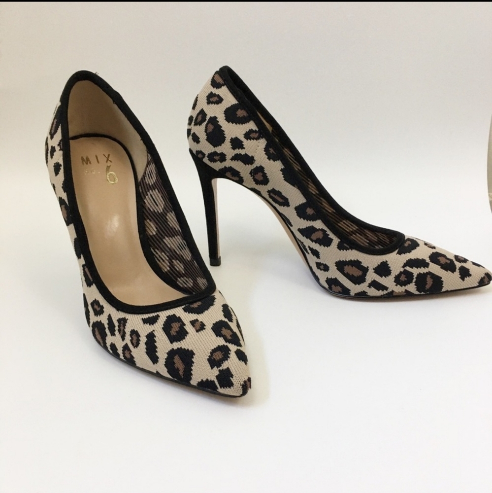 NWOT Mix No 6 Leopard Print Pumps.Size 10